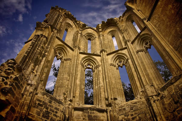 Prayer in Ruins