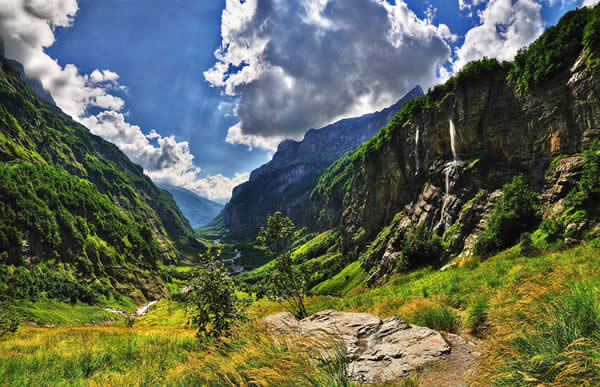 HDR Valley France 7