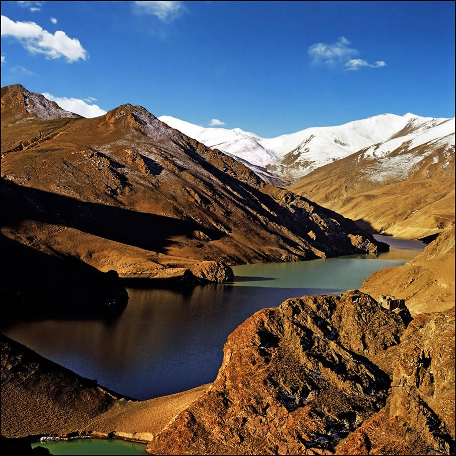 Yamdrok Lake