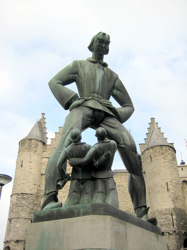 Statue at Steen