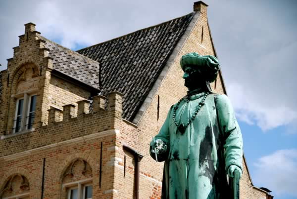 Jan Van Eyck statue