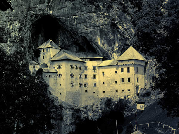 Predjama Castle