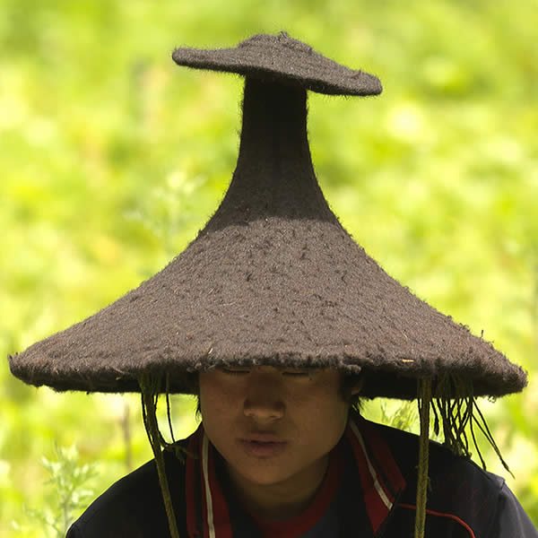 Shaman in Lugu lake - China Yunnan