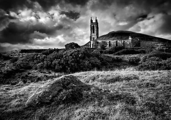 DUNLEWY CHURCH B&W