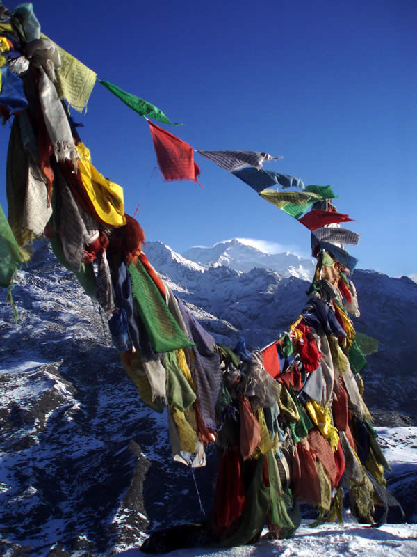 Buddhist flag and the kanchendzonga