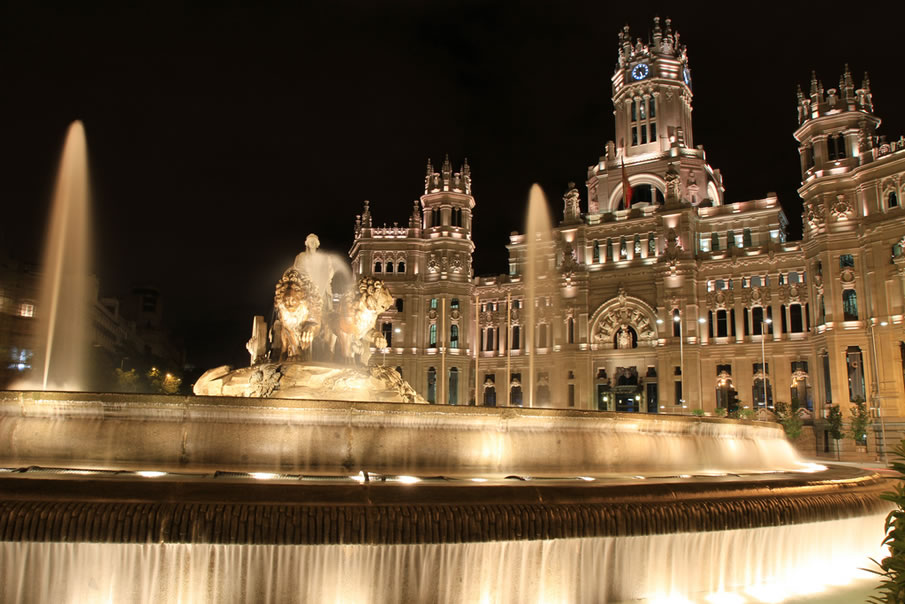 Plaza De Cibeles - Madrid