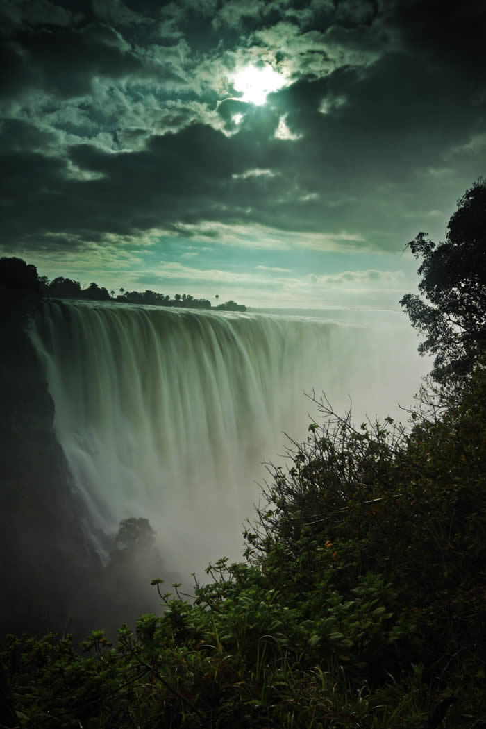 Victoria Falls between Zambia and Zimbabwe