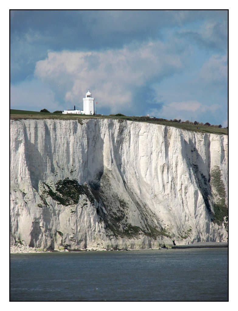 Stancile albe din Dover, în Marea Britanie