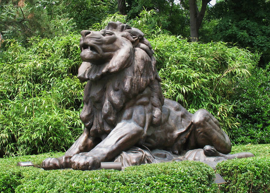 Lion Sculpture at National Zoo Entrance