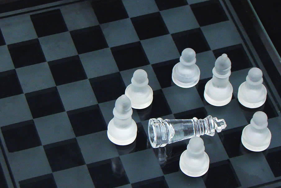 Glass chess with a dead king