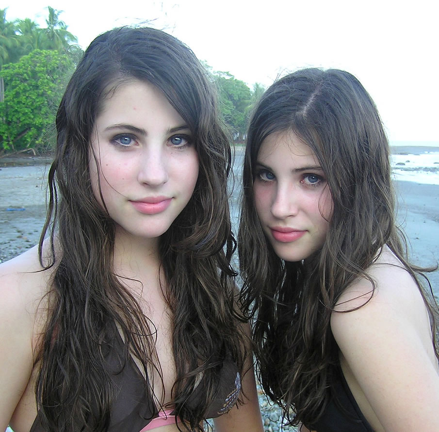 Blonde Twins Latina Teens 17