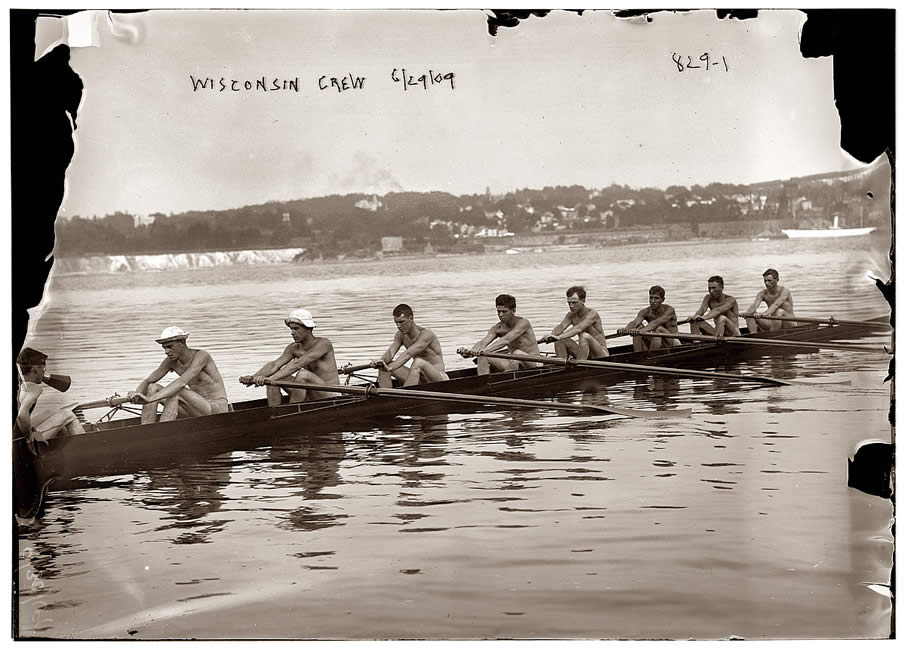 Wisconsin crew team in shell. June 29, 1909.