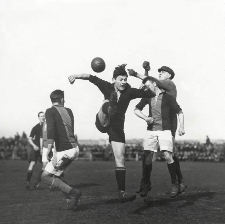 League soccer match for the Dutch championship between HBS and Go Ahead Eagles (result 4-2). March 1925.