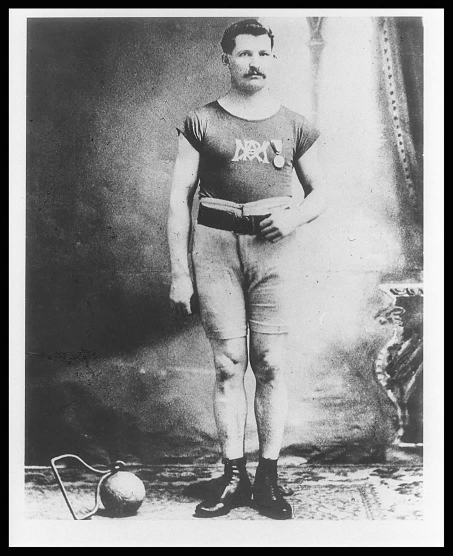 Saint-Louis 1904-DESMARTEAU Etienne (CAN) 1st in 56 pounds weight throw.