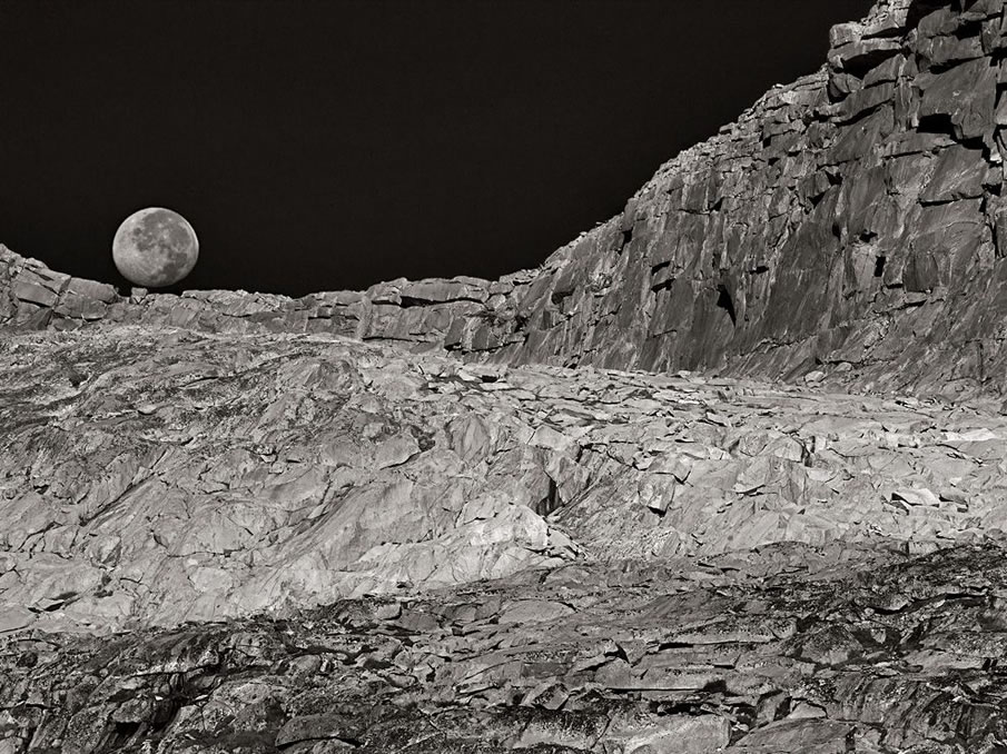 Moonset, California