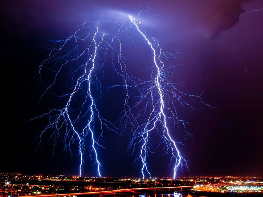 Lightning, Arizona