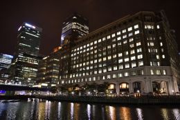 CANARY WHARF AT NIGHT