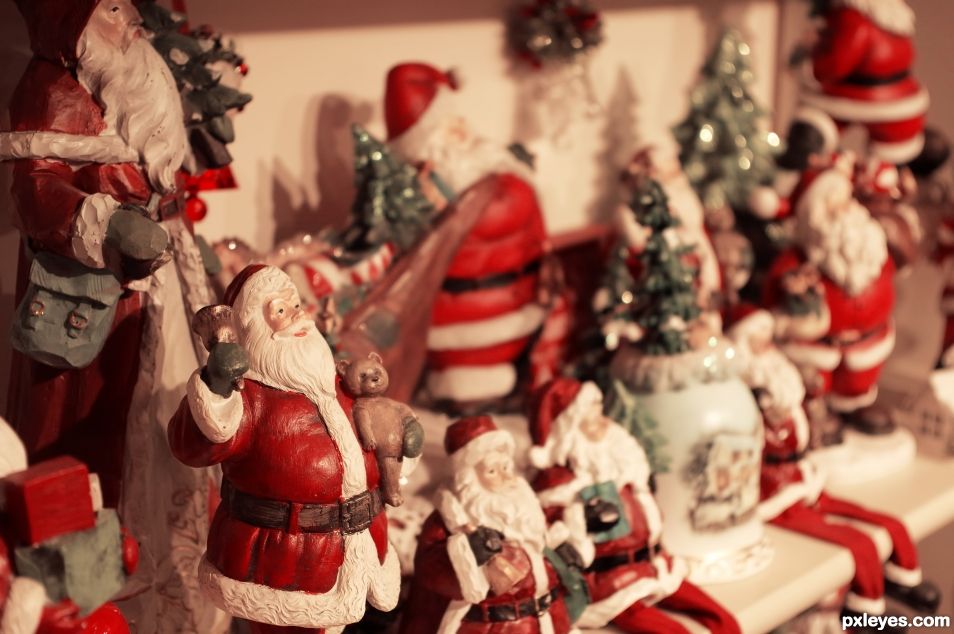 Santas on the Shelf