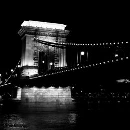 Chain bridge Picture