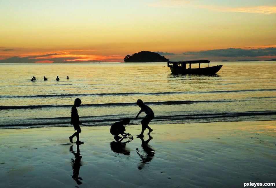 Silhouettes at the beach