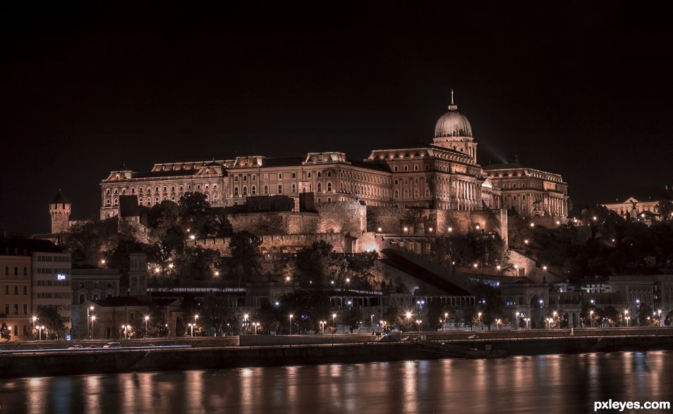 Buda by night 