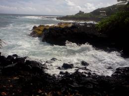 Hawaiian Waves of Tranquility