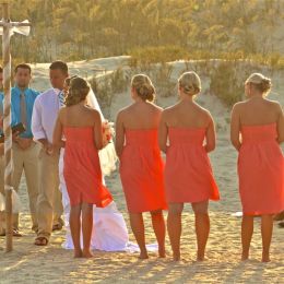 Smalleveningweddingonasandybeach