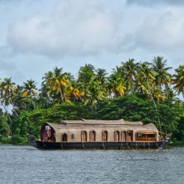 HouseBoat