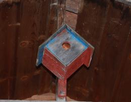 SimpleBirdHouse