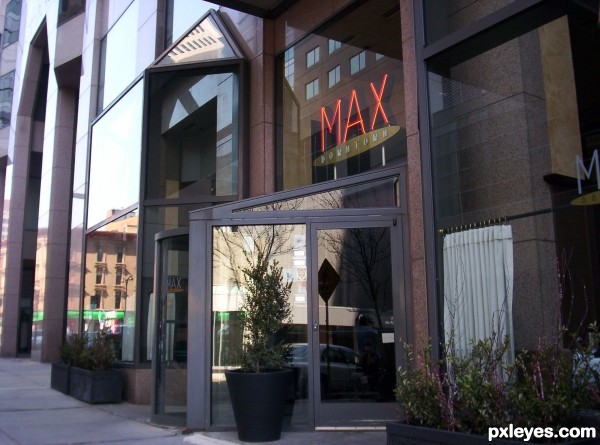 Max Black Bar