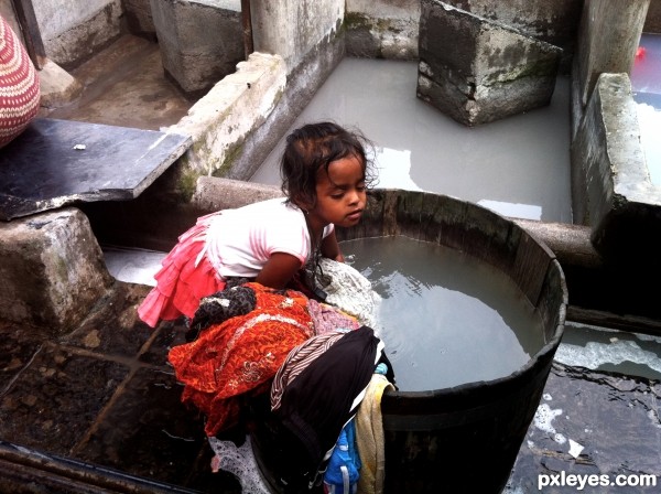 Little girl in Dhobi Ghat
