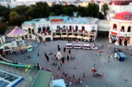 tilt shift amusement park