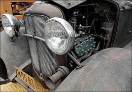 Vintage V8 Ford 