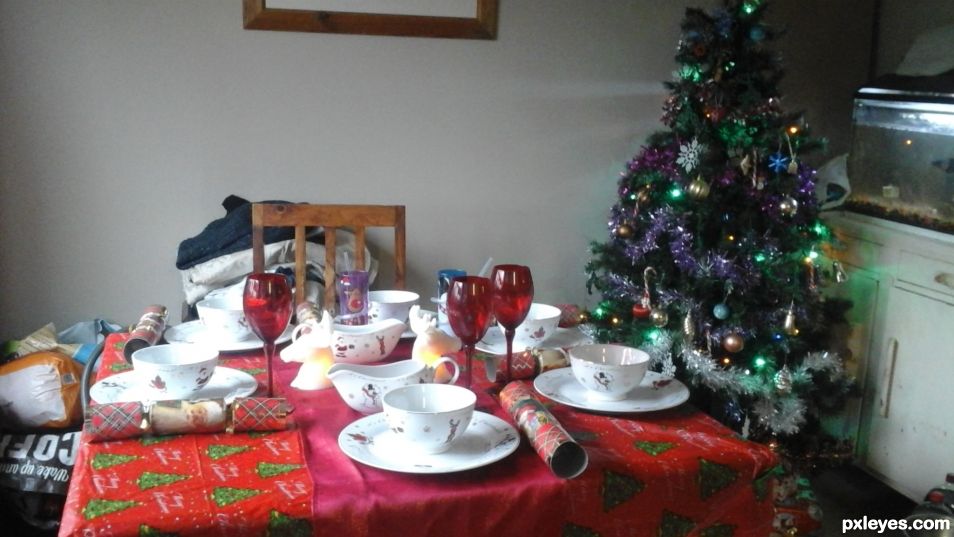 Laying the Christmas table 