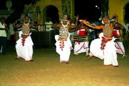 Traditional Sri Lankans