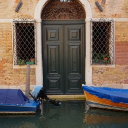 Venetiandoor