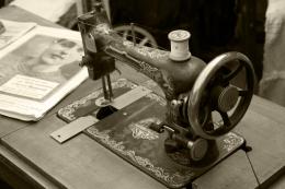 Oldsewingmachine