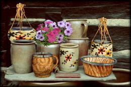Decorative flower pots.