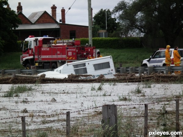 Dont drive in Floodwaters