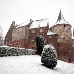 SnowingonCastle