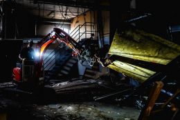 Wrecking in total darkness