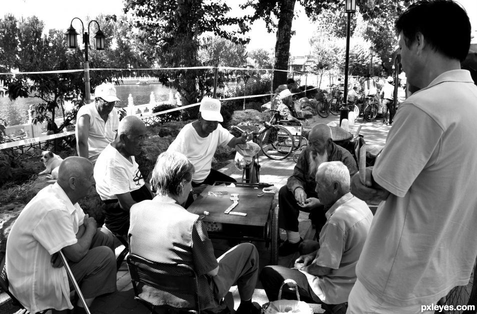 chinese people playing domino