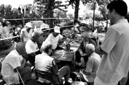 chinese people playing domino