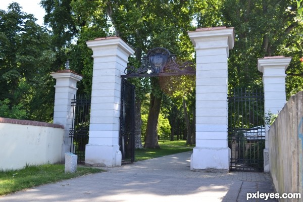 Main gate to the Park