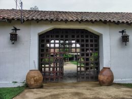 Heavy gate