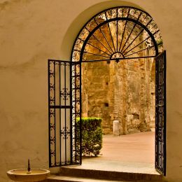 Gate Into the courtyard Picture