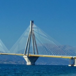 the unique bridge Rio Antirio