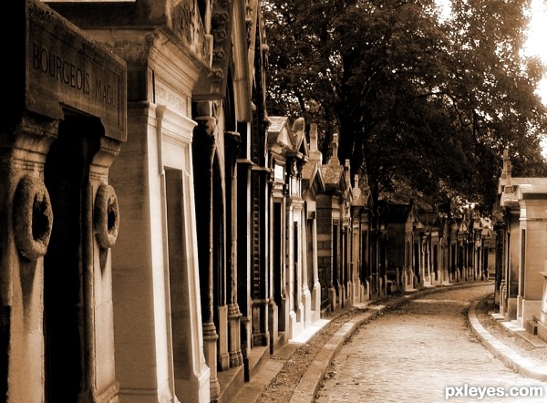 Street in PÃ¨re Lachaise