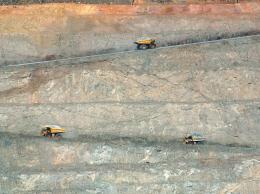 Hauling Ore Picture