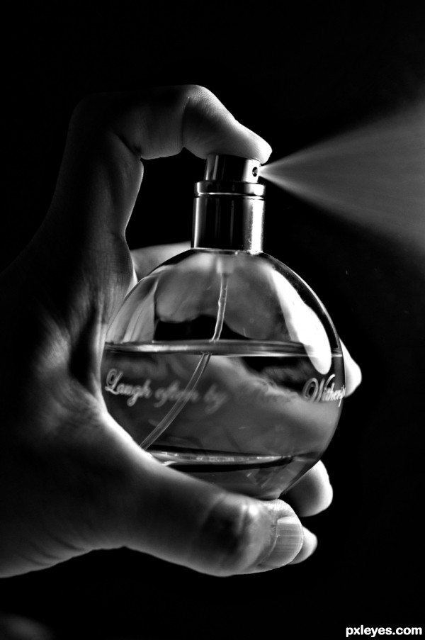 Eau de Parfum photoshop picture)